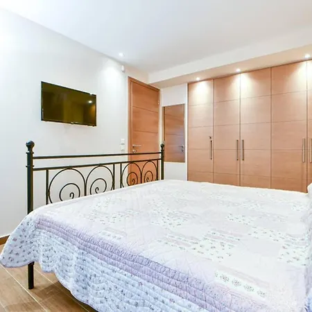 Modern Hospitality, With Private Garden, Apartment