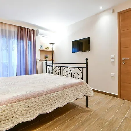 Apartment Modern Hospitality, With Private Garden, Athens