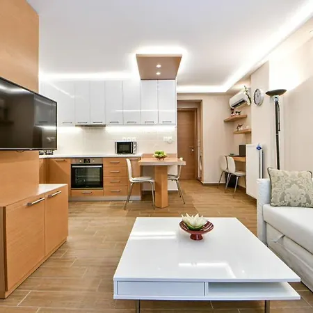 Modern Hospitality, With Private Garden, Apartment