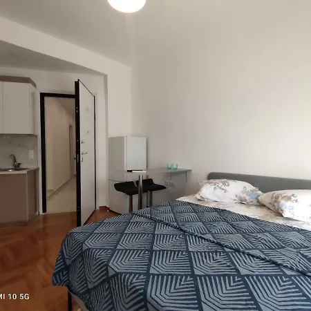 In The Heart Of Next To Monastyraki. Apartment