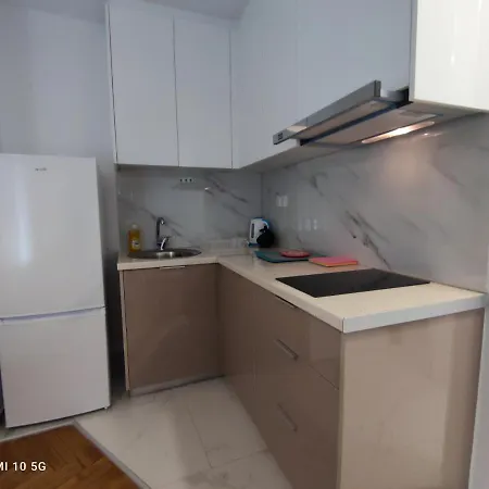 Apartment In The Heart Of Next To Monastyraki. *
