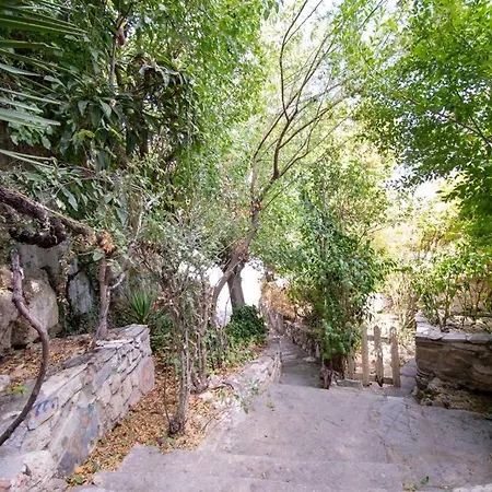 Anafiotika Fos Cycladic Home! *