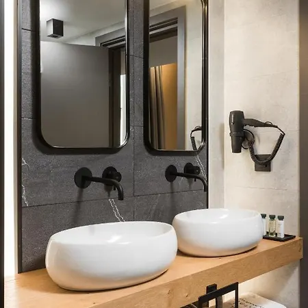 Hotel 11 Enteka Acropolis 4*