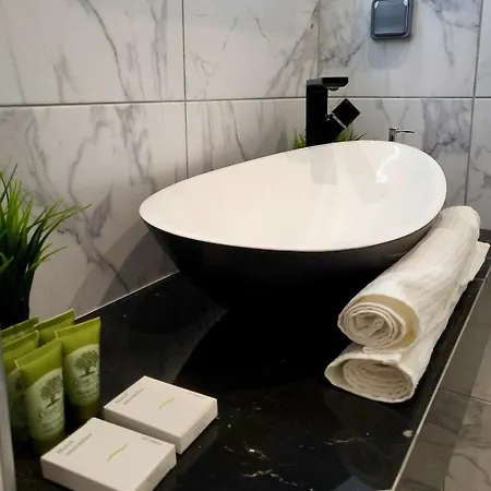 Romantic Deluxe Svite Wise Jacuzzi And Sauna Apartamento *