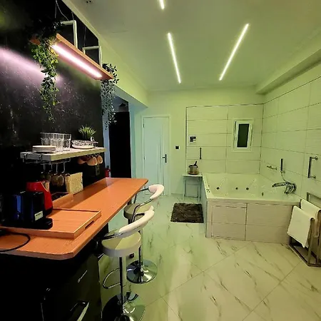 Romantic Deluxe Svite Wise Jacuzzi And Sauna Apartamento Atenas