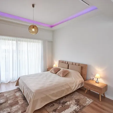 The El Greco Spirit Meets The Athenian Luxury Apt1