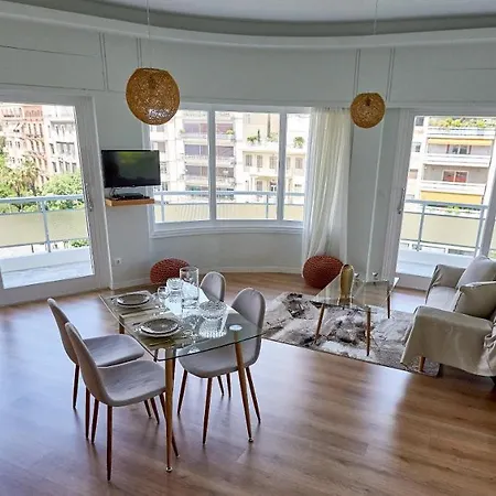 The El Greco Spirit Meets The Athenian Luxury Apt1 *
