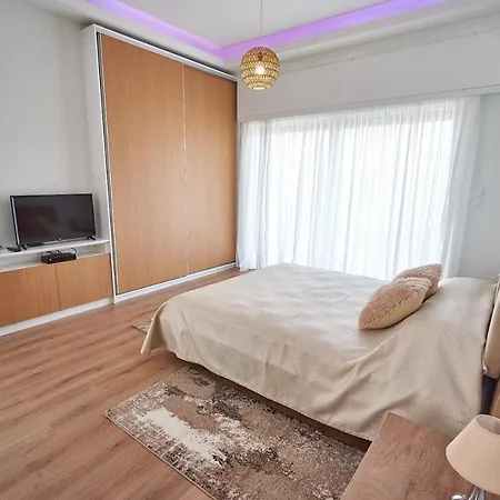 The El Greco Spirit Meets The Athenian Luxury Apt1 Apartment