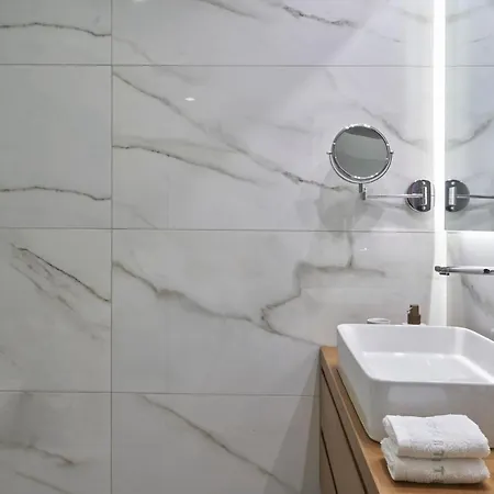 Chic N Bright 3bd With Hilton View Apartment Athens
