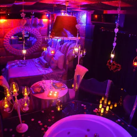 Hotel Xcite Salem 3*