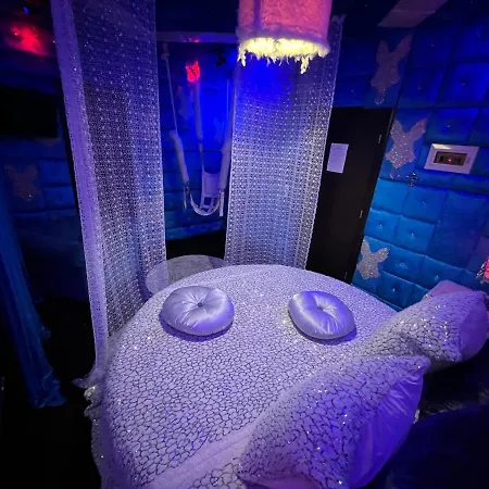 Hotel Xcite Salem 3*