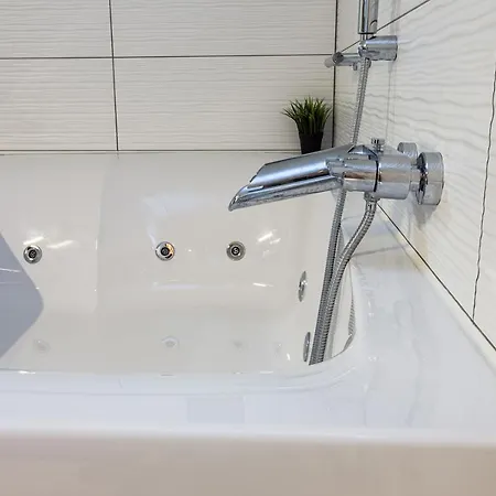 Romantic Deluxe Svite Wise Jacuzzi And Sauna Apartamento *