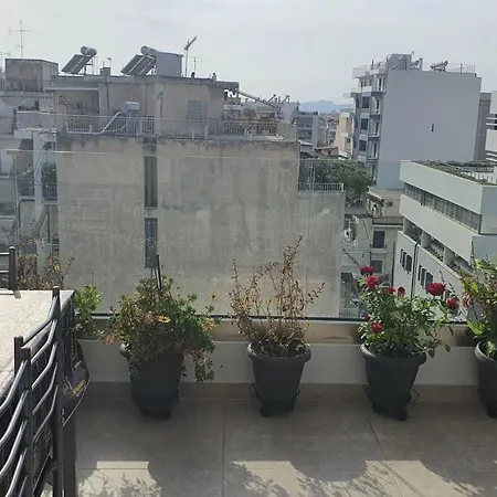Grey House * אתונה