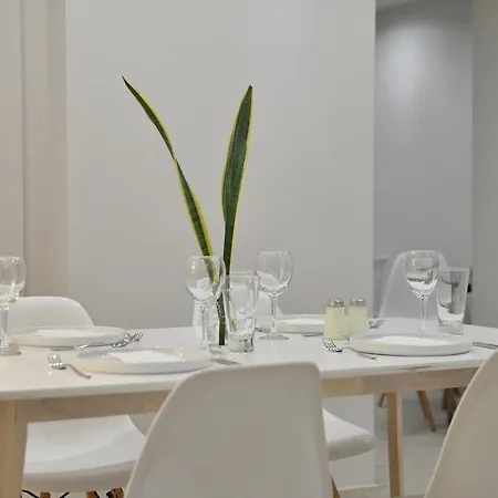 Hotel 1900 Athenian House *