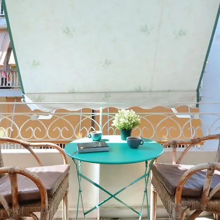 Appartement Stathmos Larissis C, A Cozy 2br Apartment, Close To Metro Station. 6 *