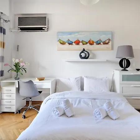 Apartment Glyfada Breeze *