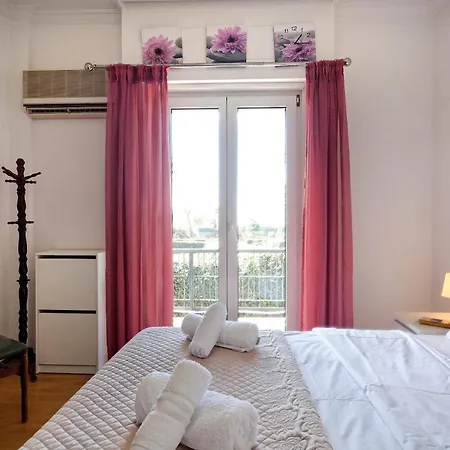 Apartment Glyfada Breeze *