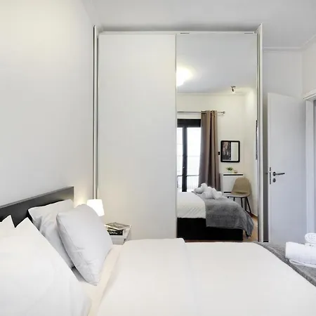 Apartment Glyfada Breeze *