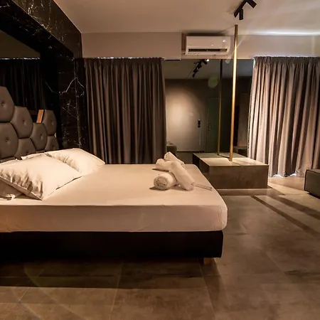 Ruby Hotel 3*