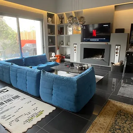 Bespoke House 3*