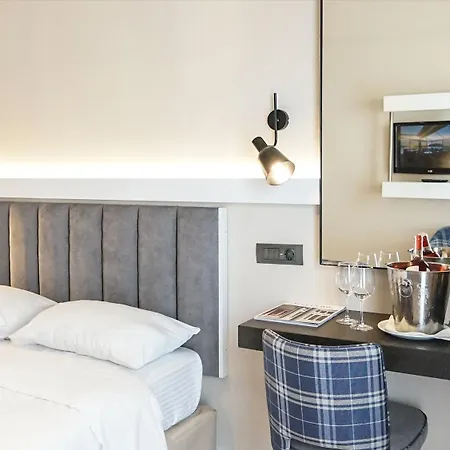 Otel Cypria Atina
