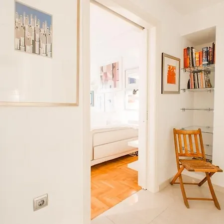 A Cozy In Kolonaki Of *