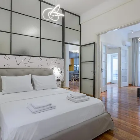 Apartment 3bdr Modern Design & Bright Interiors In Plaka