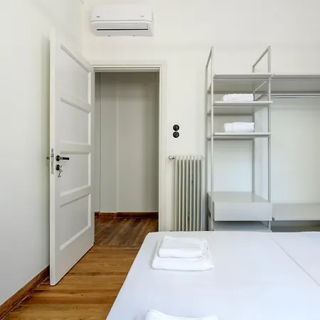 Apartment 3bdr Modern Design & Bright Interiors In Plaka