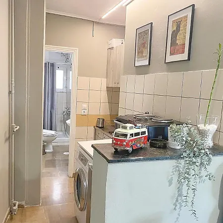 Check Point - Museum Apartment *