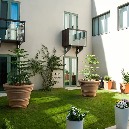 Athenaeum Eridanus Luxury