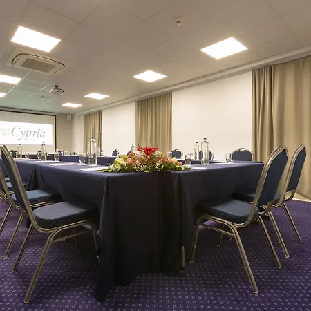 Otel Cypria Atina