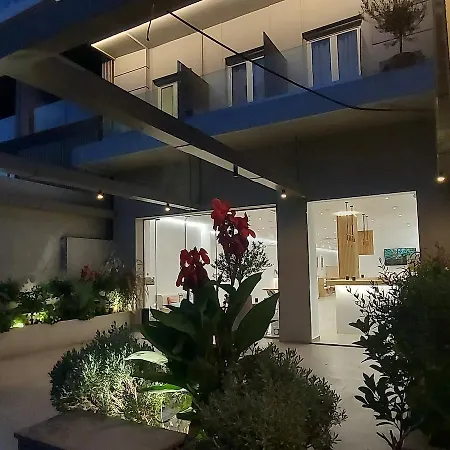 The Convo Riviera 3* Atene