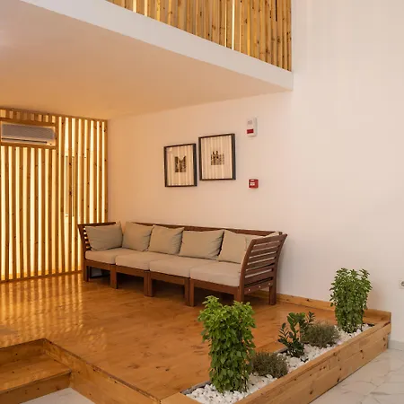 Tier Collection Hotel Atenas