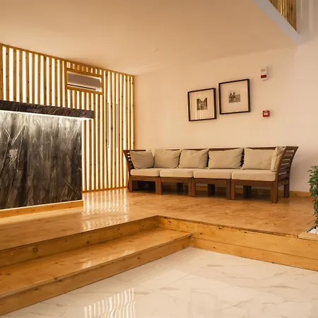 Hotel Tier Collection