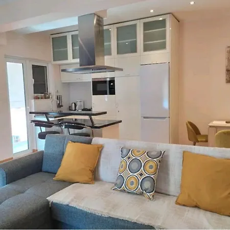 Apartment Stylish -modern Heart Of Marousi Athens