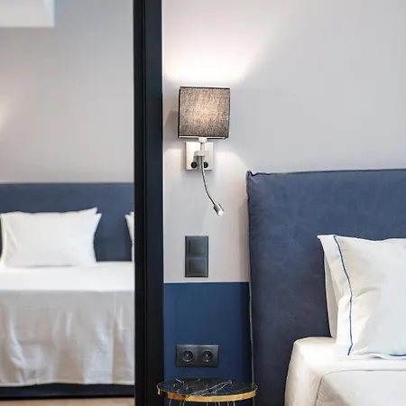 The Vault Hotel 4*