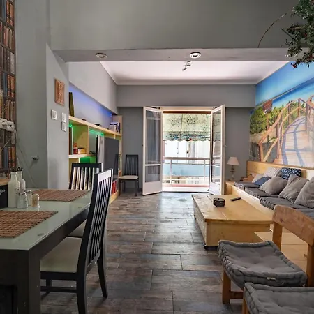 Attica Train Station 2 Bedrooms 4 Pers. Apartment Athen