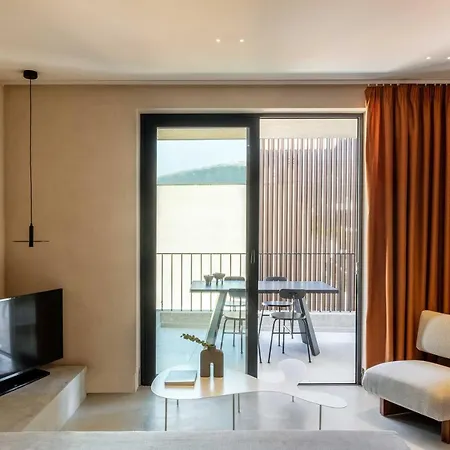 The Newel Psychiko 5*