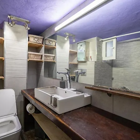 Attica Train Station 2 Bedrooms 4 Pers. Apartment Athen