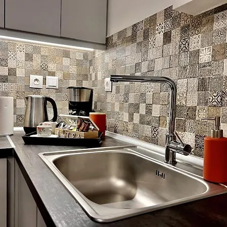 Apartment Lovely 1-bedroom 2 Minutes From Beach