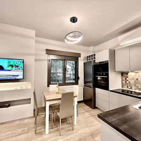 Apartment Lovely 1-bedroom 2 Minutes From Beach *