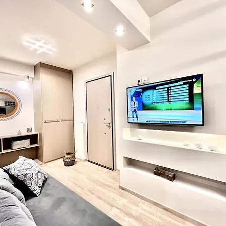 Lovely 1-bedroom 2 Minutes From Beach Apartment