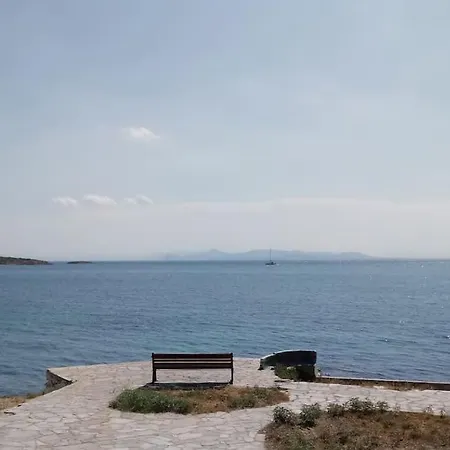 Lovely 1-bedroom 2 Minutes From Beach Apartment Athens