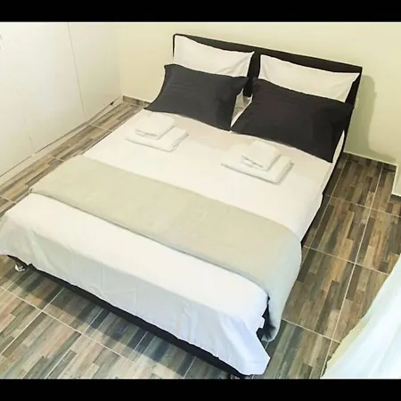 Fionia In Gazi- Center Apartment