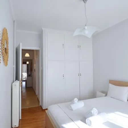 Apartment In The Heart Of Next To Metro Athens