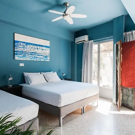 Apartment And Comfy With Private Balcony And Rooftop Access - Ct3 *