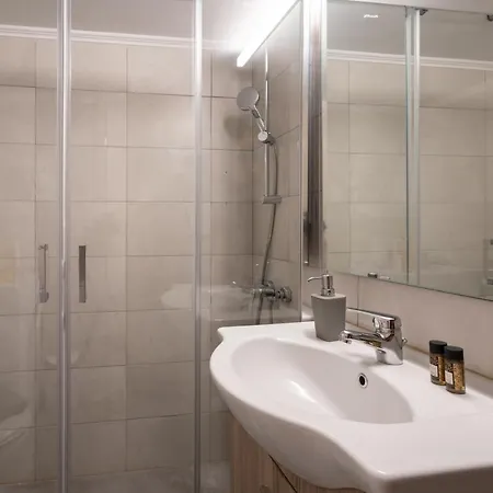 Apartment Modern In Exarchia