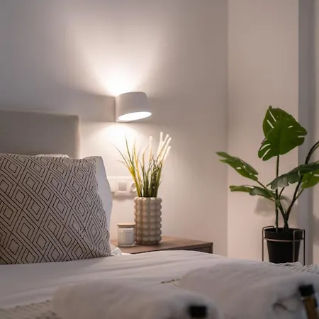 Unique 2 Bedrooms Apartment, Steps To Plaka And Center