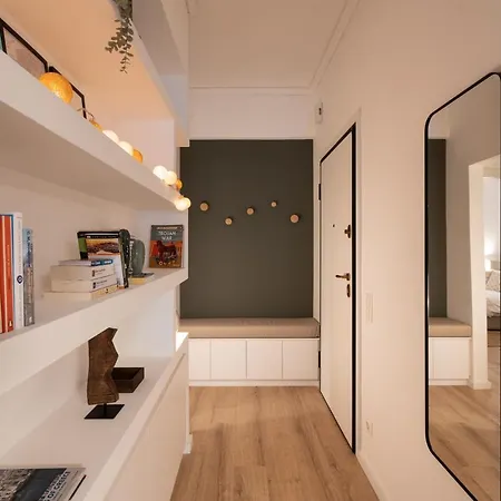 Unique 2 Bedrooms Apartment, Steps To Plaka And Center Athens