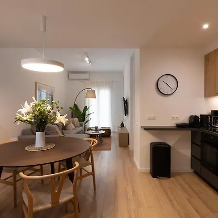 Unique 2 Bedrooms Apartment, Steps To Plaka And Center *